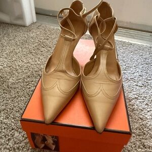 Authentic Hermes Beige Pointed Pumps EU 35